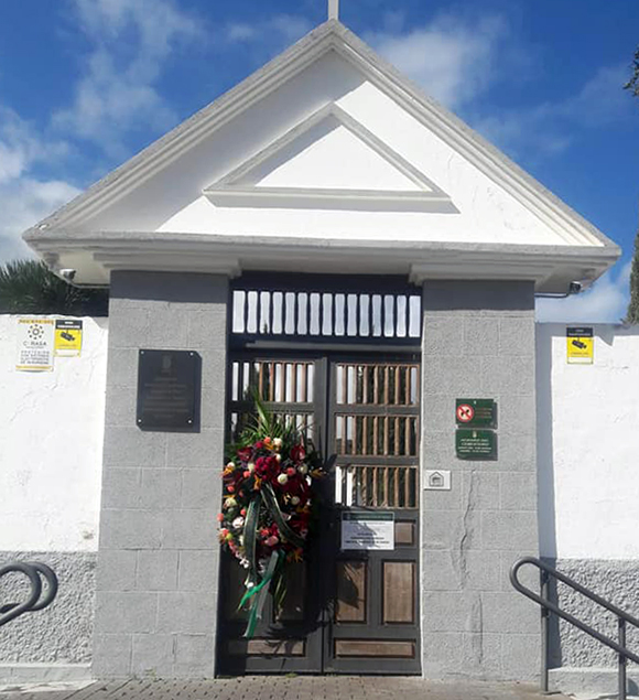 El Ayuntamiento de Tegueste autoriza el acceso para enramados de nichos a las floristerías del municipio