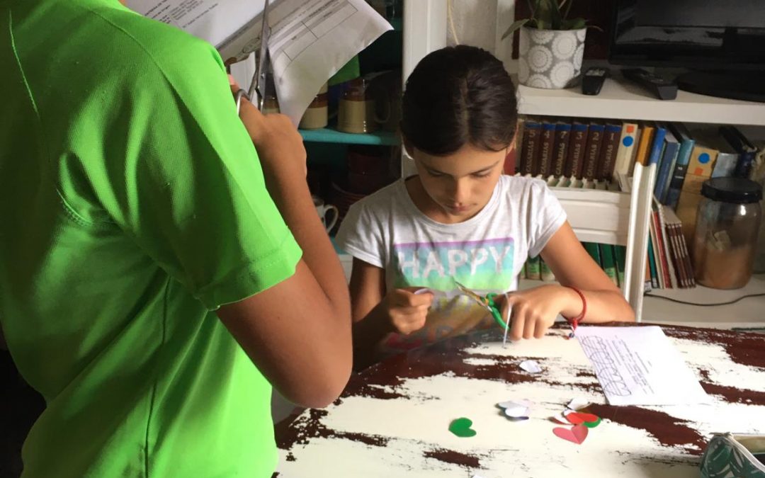 Niños y niñas de Tegueste envían cartas de ánimo a mayores de residencias y centros hospitalarios de la isla