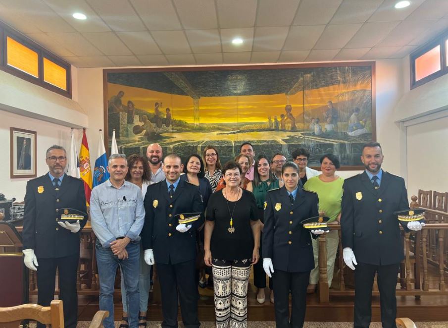 El Ayuntamiento acoge el acto de presentación de los nuevos policías locales