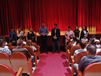 El alcalde y los alumnos, en el teatro Príncipe Felipe